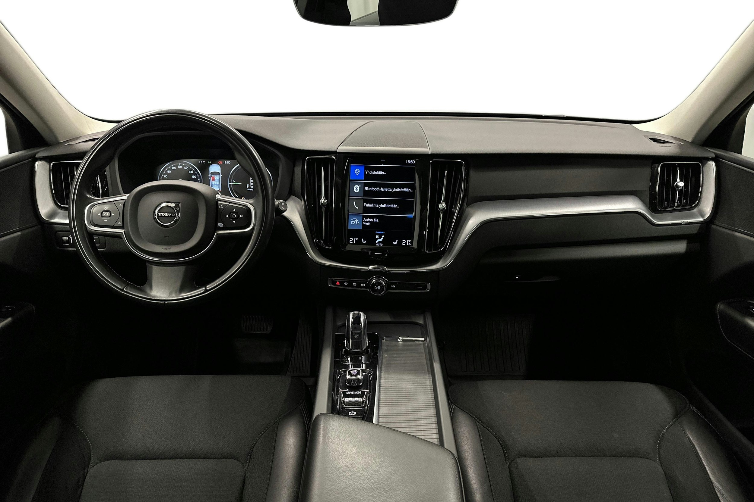 musta Volvo XC60 2018 kuva 9.