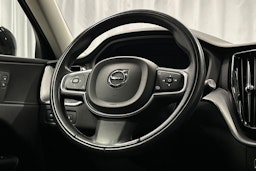 musta Volvo XC60 2018 kuva 19.