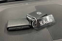 musta Volvo XC60 2018 kuva 27.