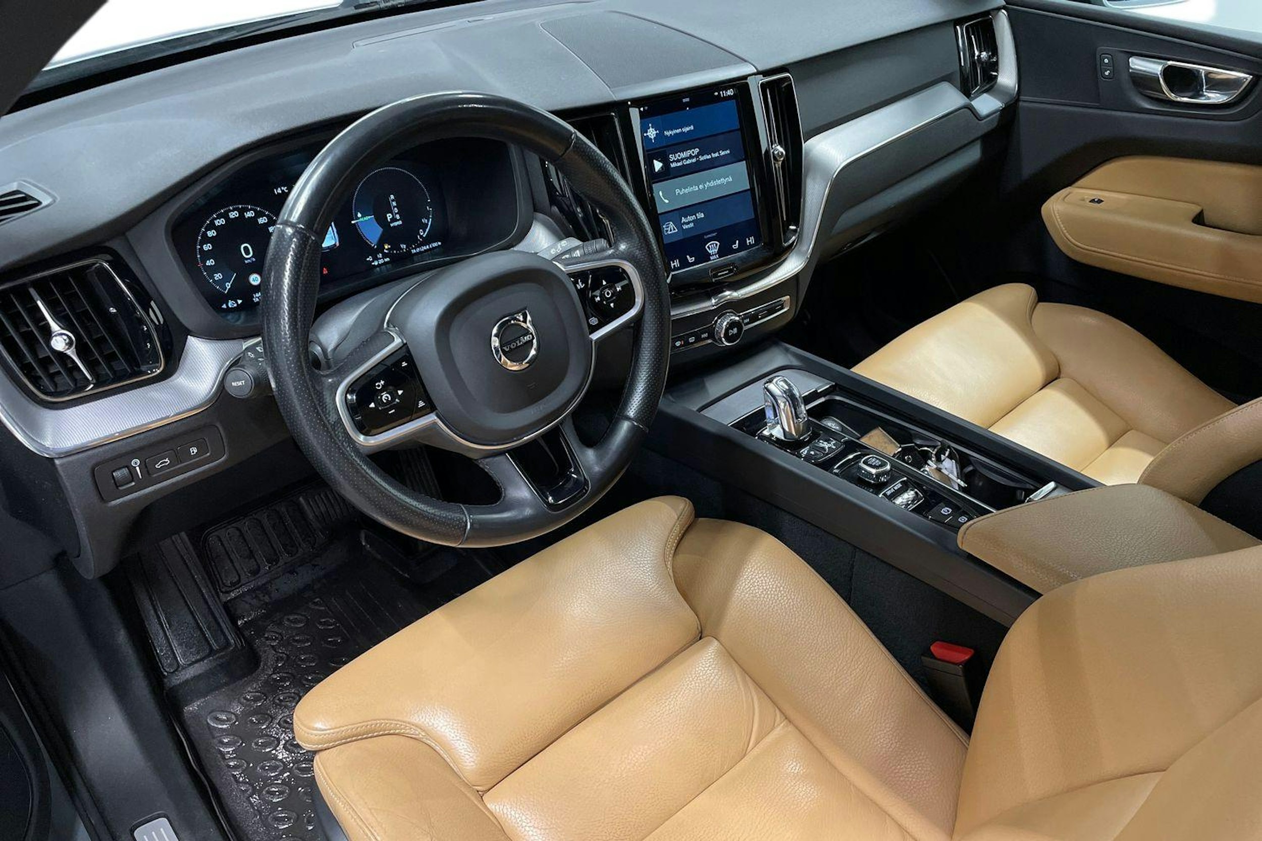 harmaa Volvo XC60 2018 kuva 7.