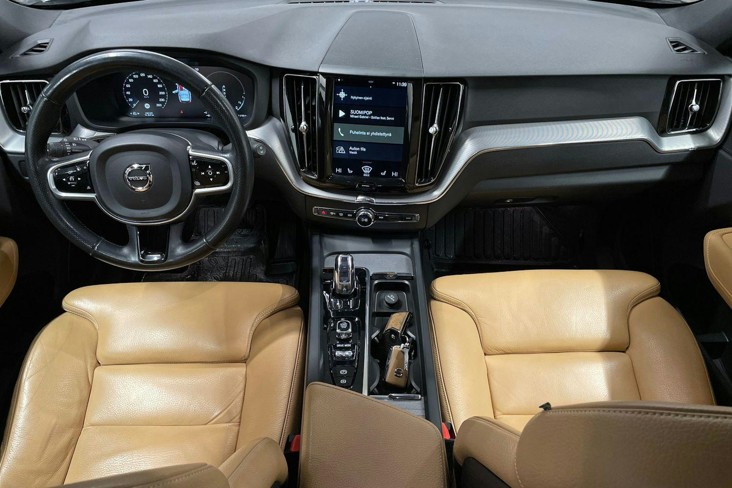 harmaa Volvo XC60 2018 kuva 9.