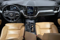 harmaa Volvo XC60 2018 kuva 9.