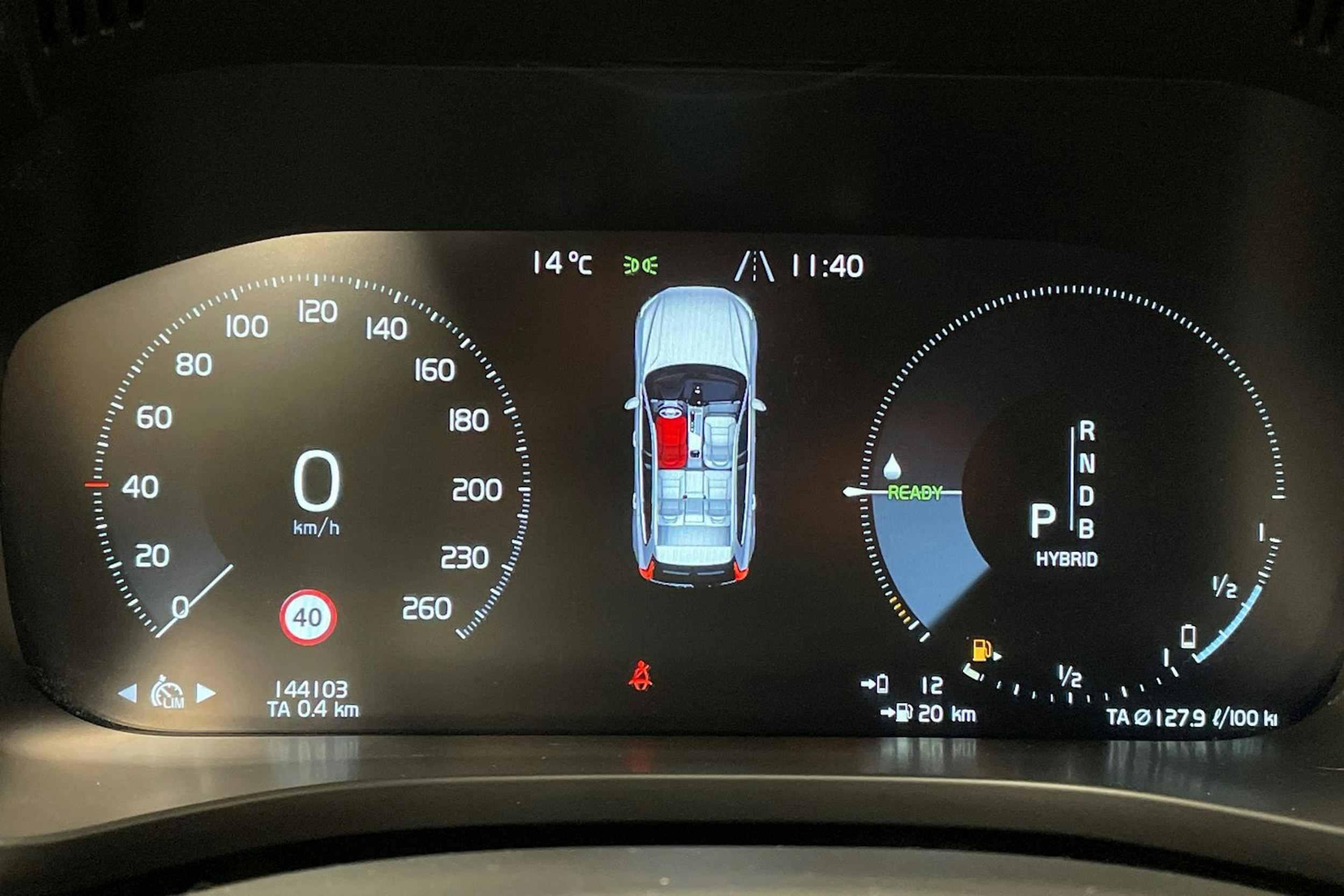 harmaa Volvo XC60 2018 kuva 16.