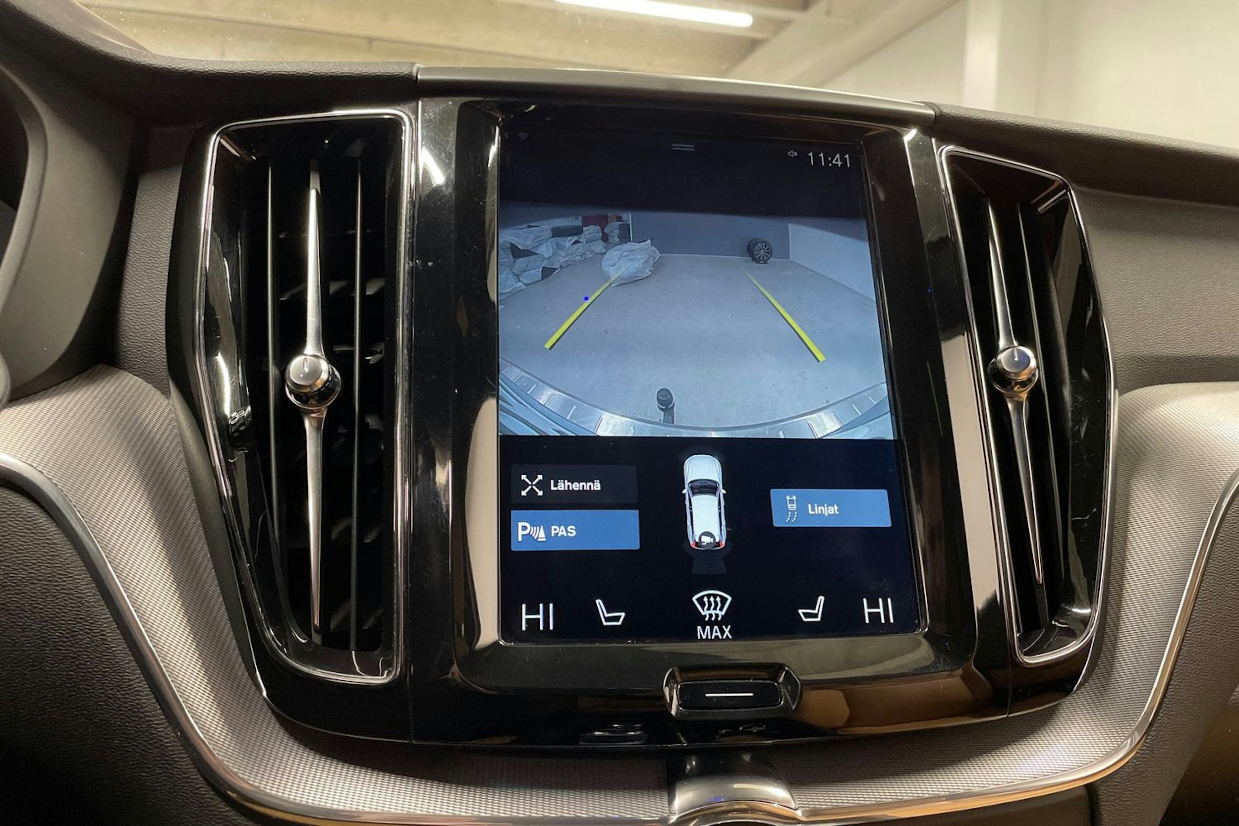 harmaa Volvo XC60 2018 kuva 21.