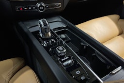 harmaa Volvo XC60 2018 kuva 22.