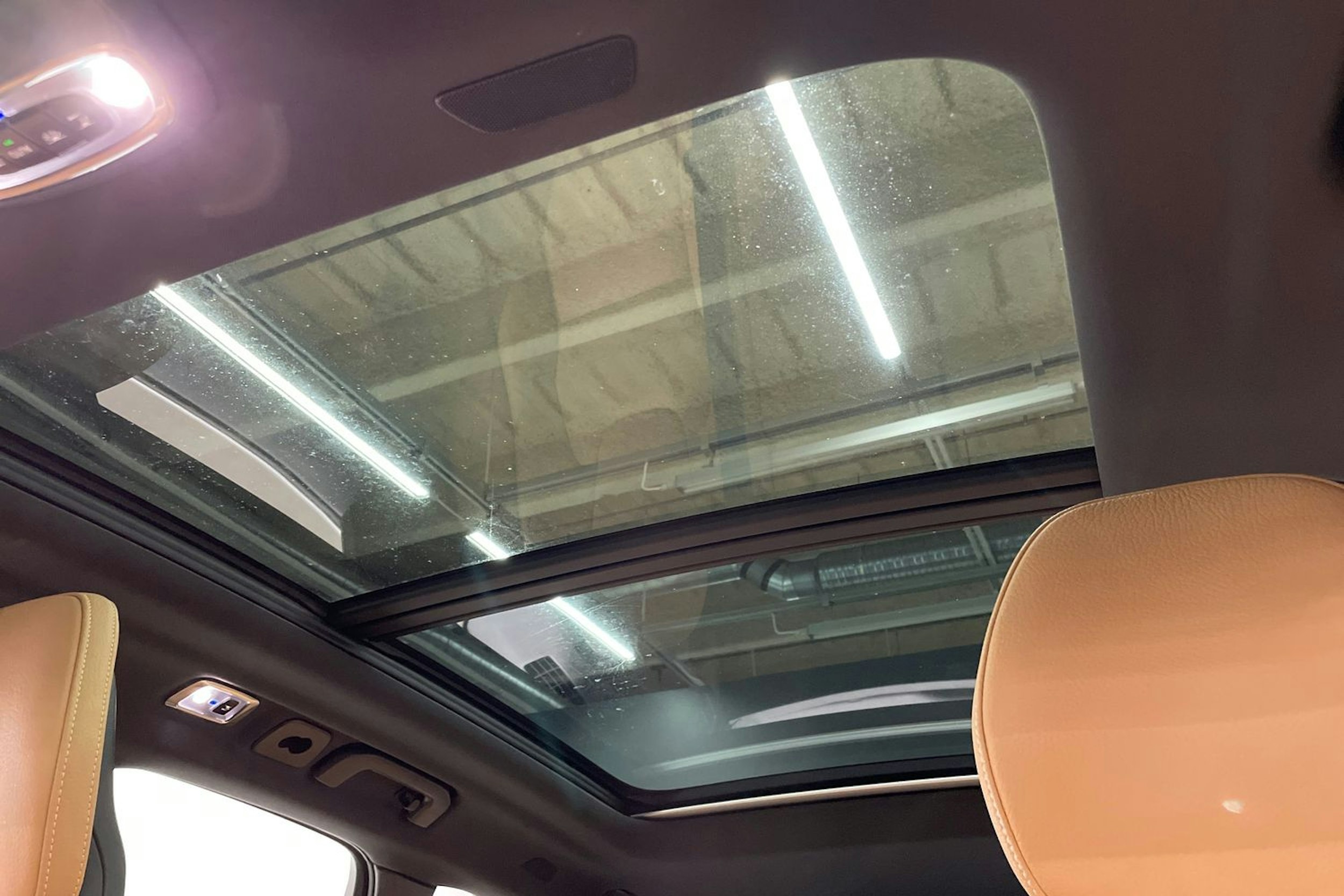 harmaa Volvo XC60 2018 kuva 28.