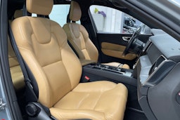 harmaa Volvo XC60 2018 kuva 30.