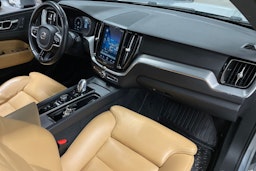 harmaa Volvo XC60 2018 kuva 31.