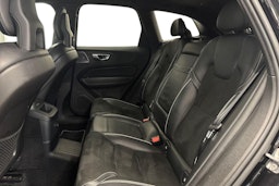 musta Volvo XC60 2018 kuva 10.
