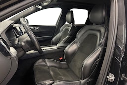 musta Volvo XC60 2018 kuva 11.