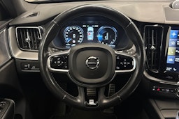 musta Volvo XC60 2018 kuva 15.