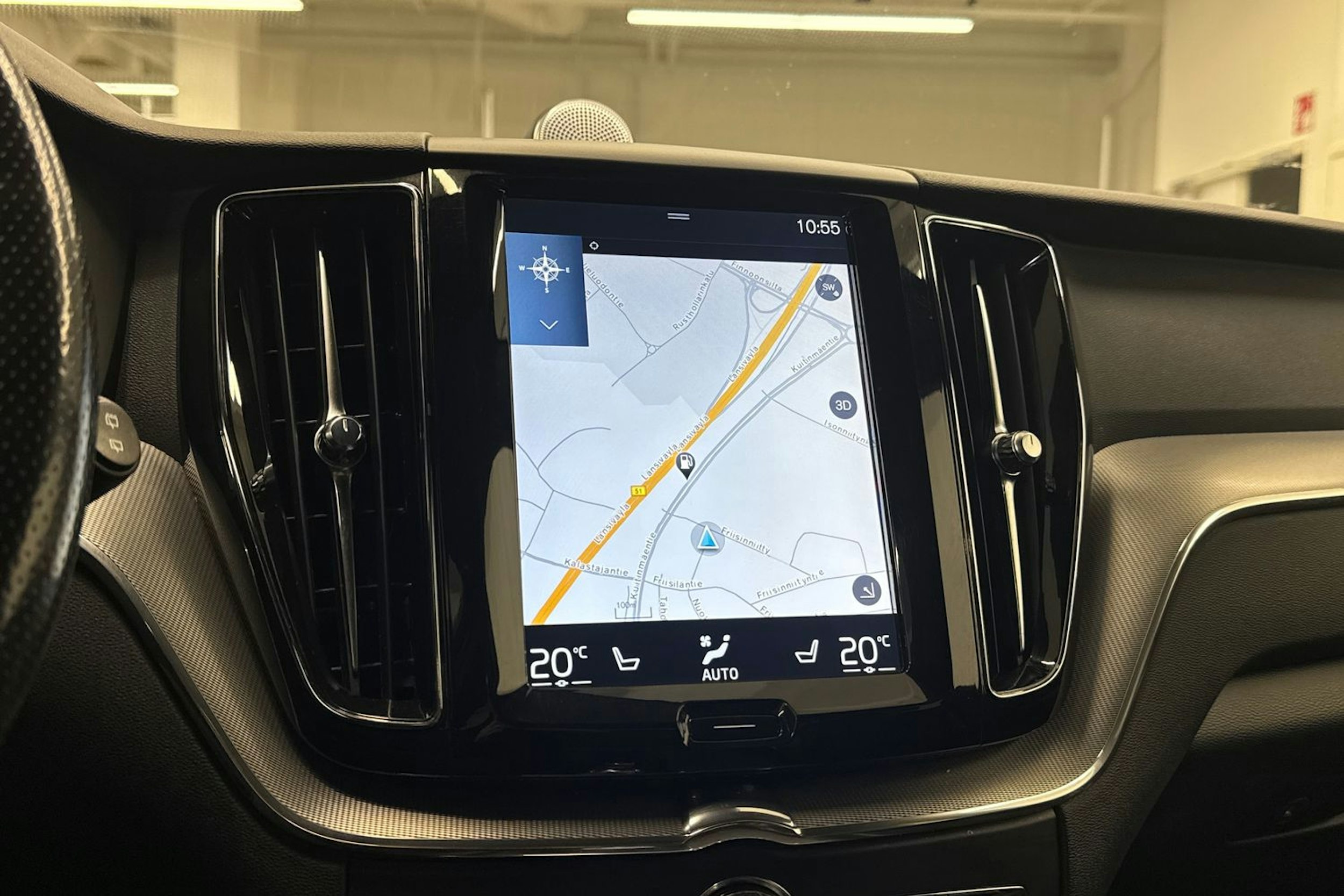 musta Volvo XC60 2018 kuva 25.
