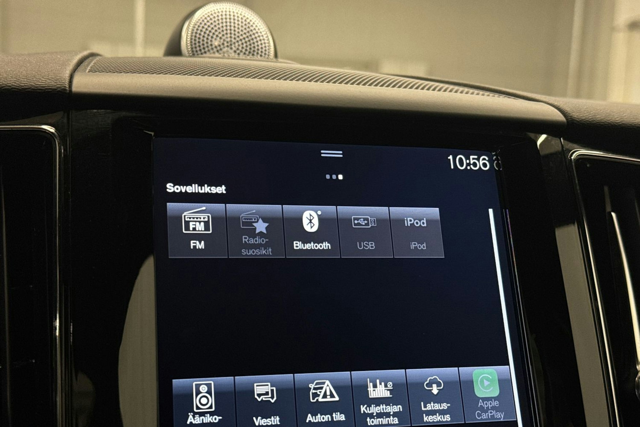 musta Volvo XC60 2018 kuva 28.