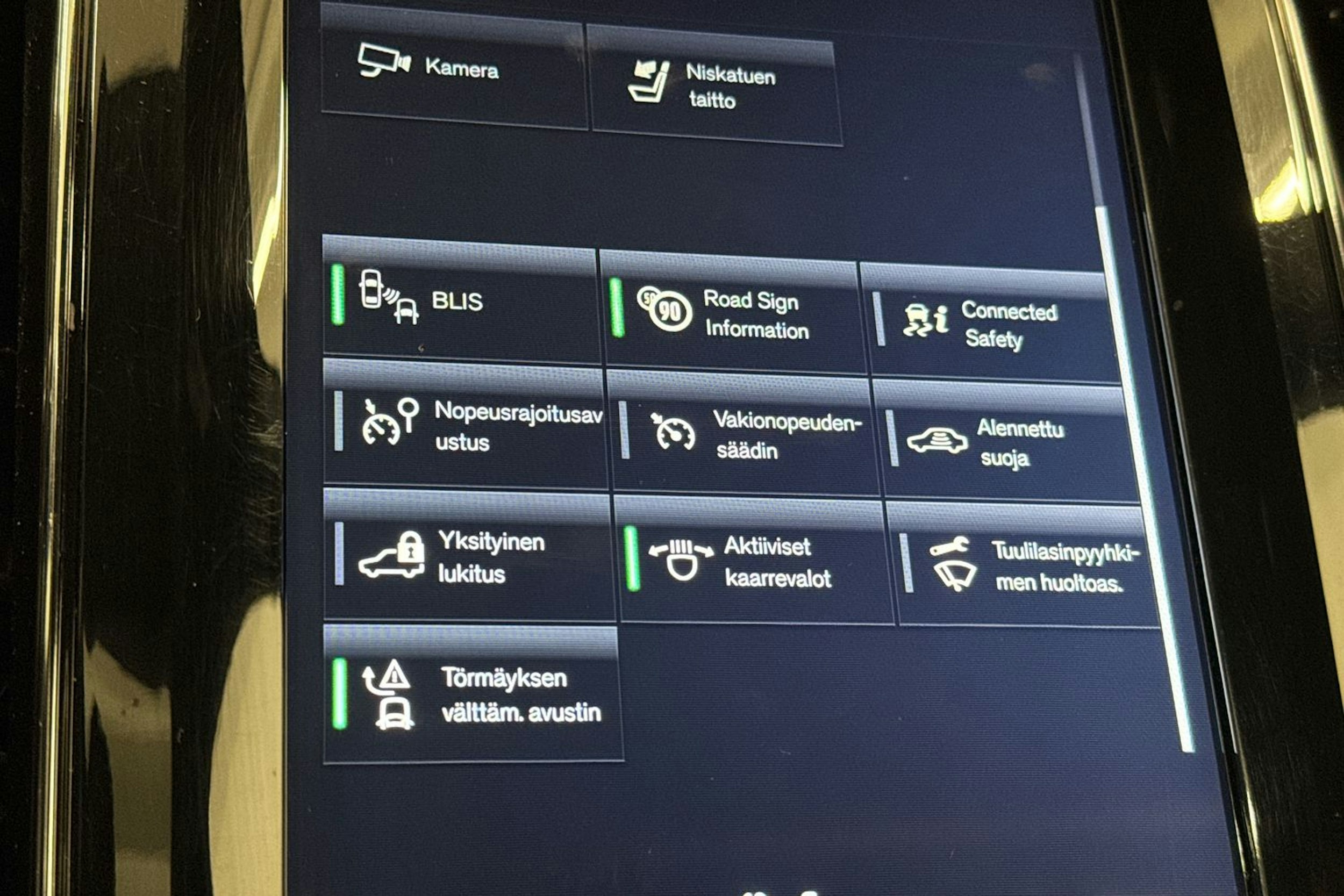 musta Volvo XC60 2018 kuva 31.