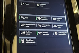 musta Volvo XC60 2018 kuva 31.