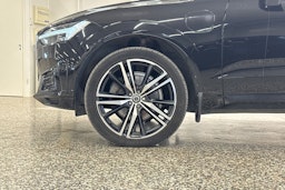 musta Volvo XC60 2018 kuva 40.