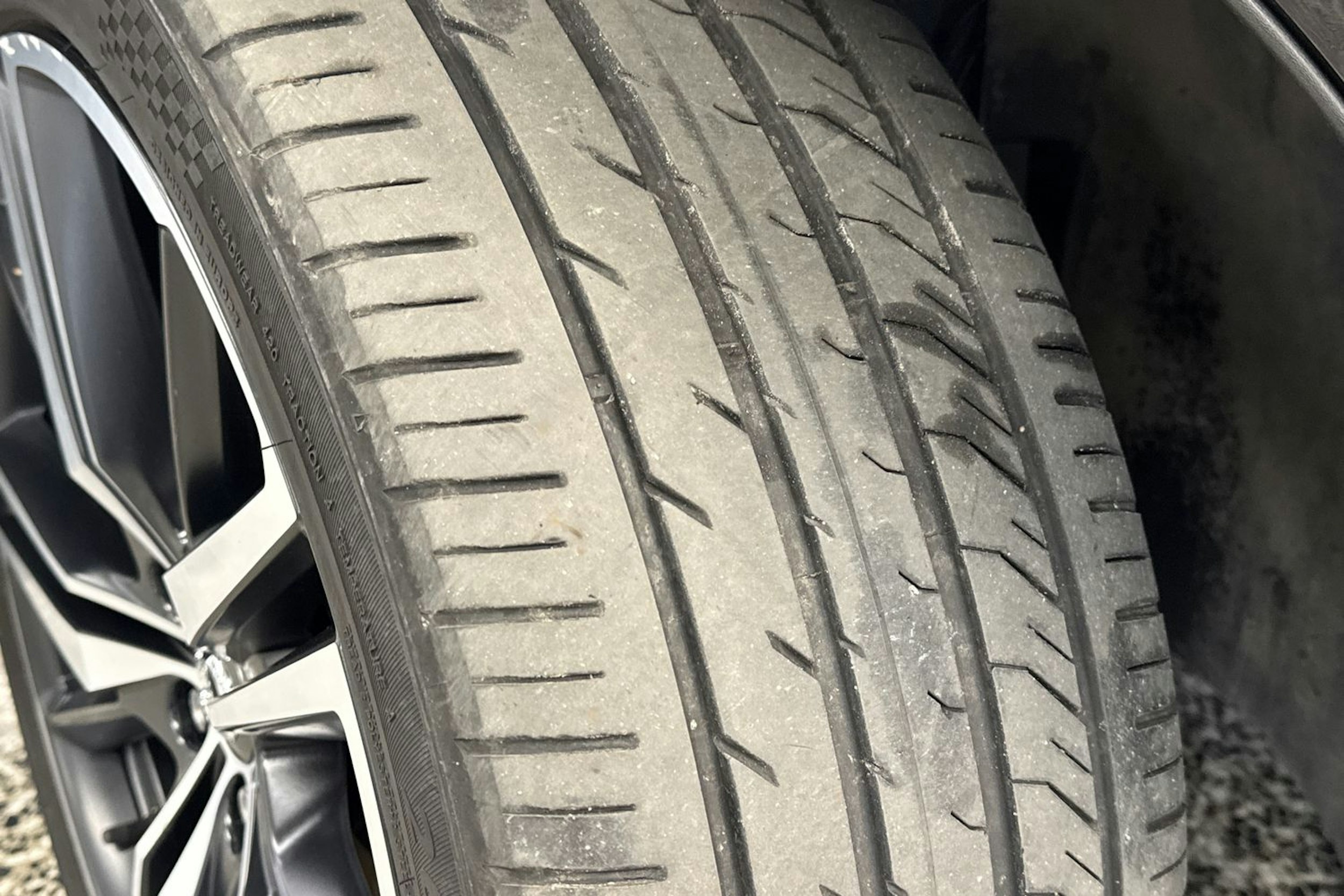 musta Volvo XC60 2018 kuva 41.