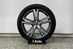 musta Volvo XC60 2018 kuva 42.