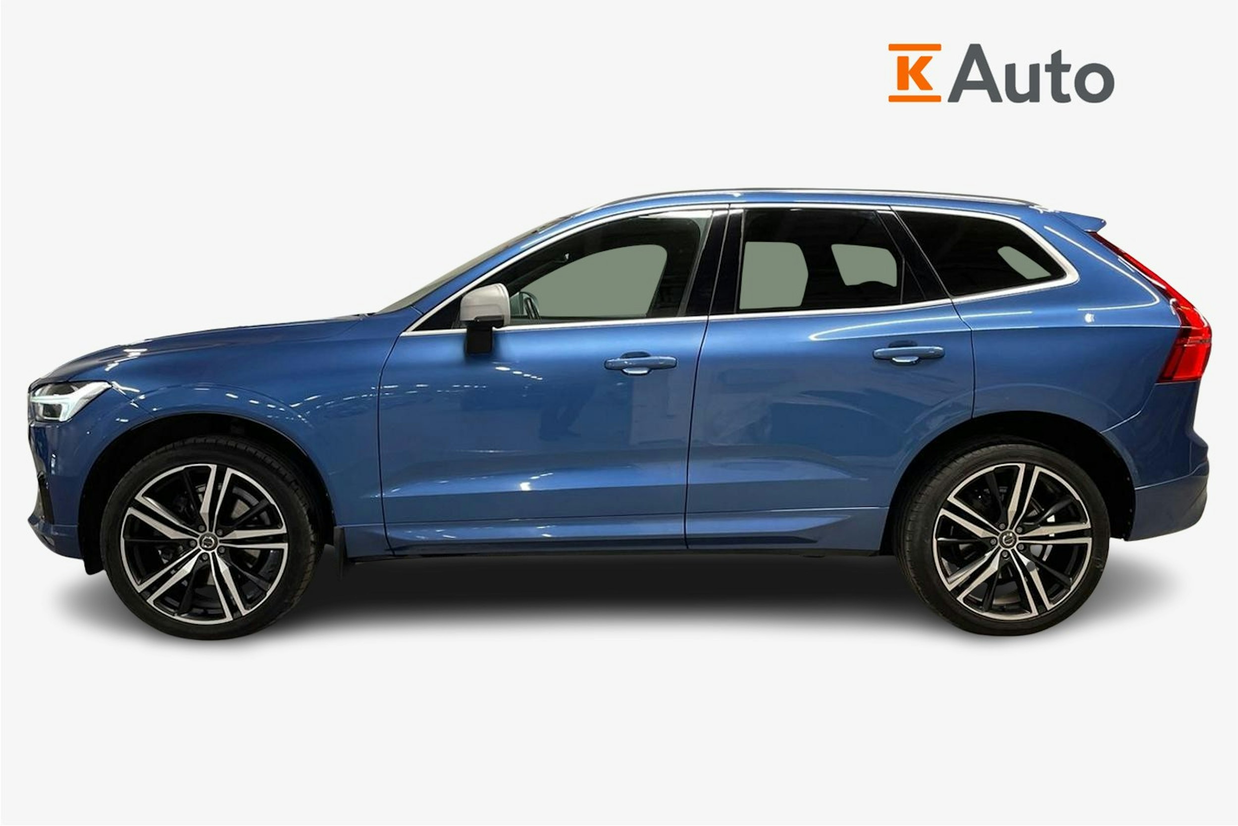 sininen Volvo XC60 2018 kuva 6.