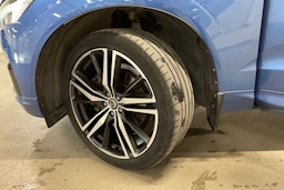 sininen Volvo XC60 2018 kuva 13.