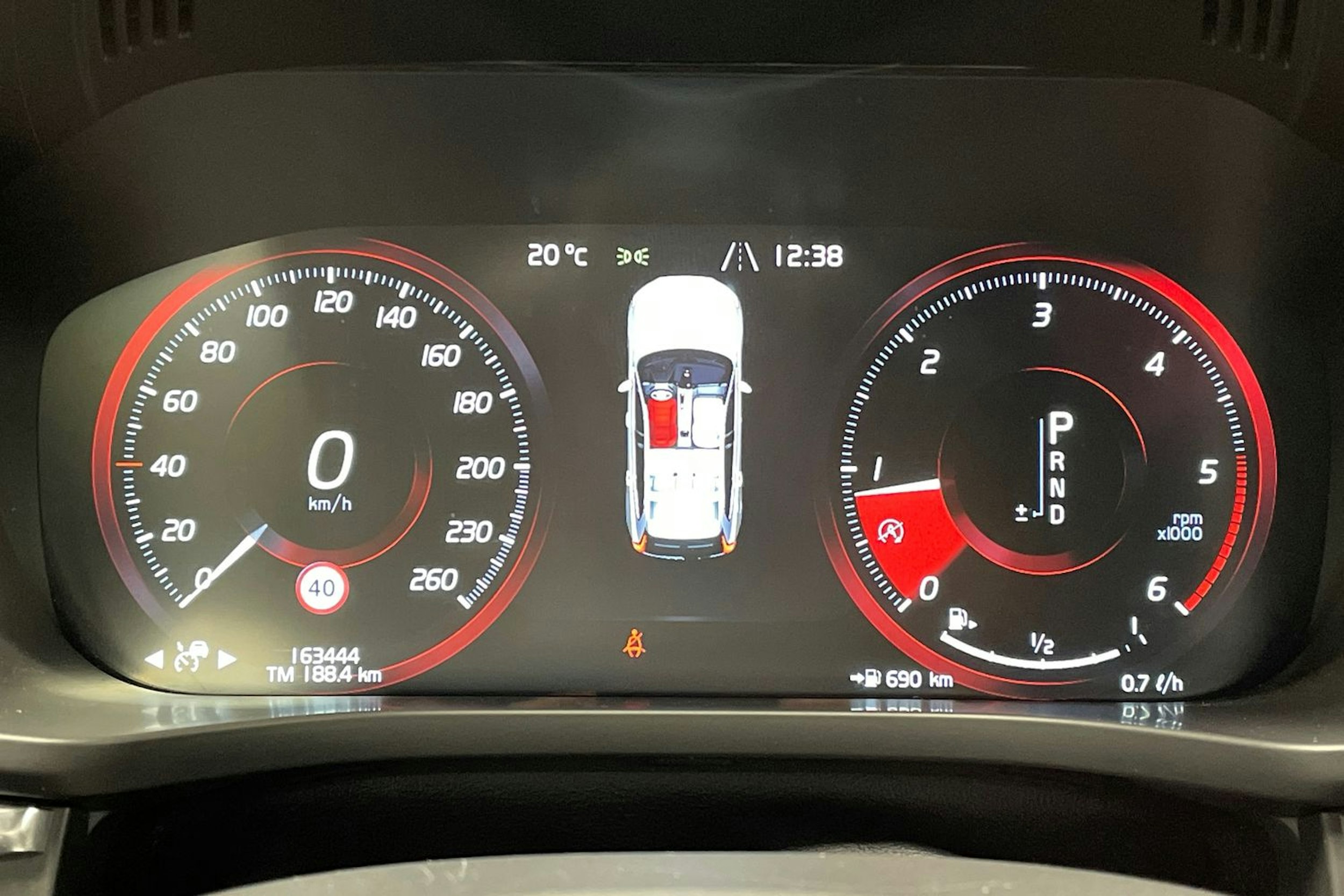 sininen Volvo XC60 2018 kuva 15.