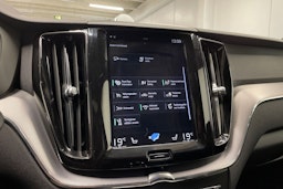 sininen Volvo XC60 2018 kuva 17.