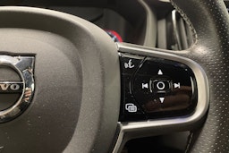 sininen Volvo XC60 2018 kuva 26.