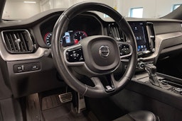 sininen Volvo XC60 2018 kuva 27.