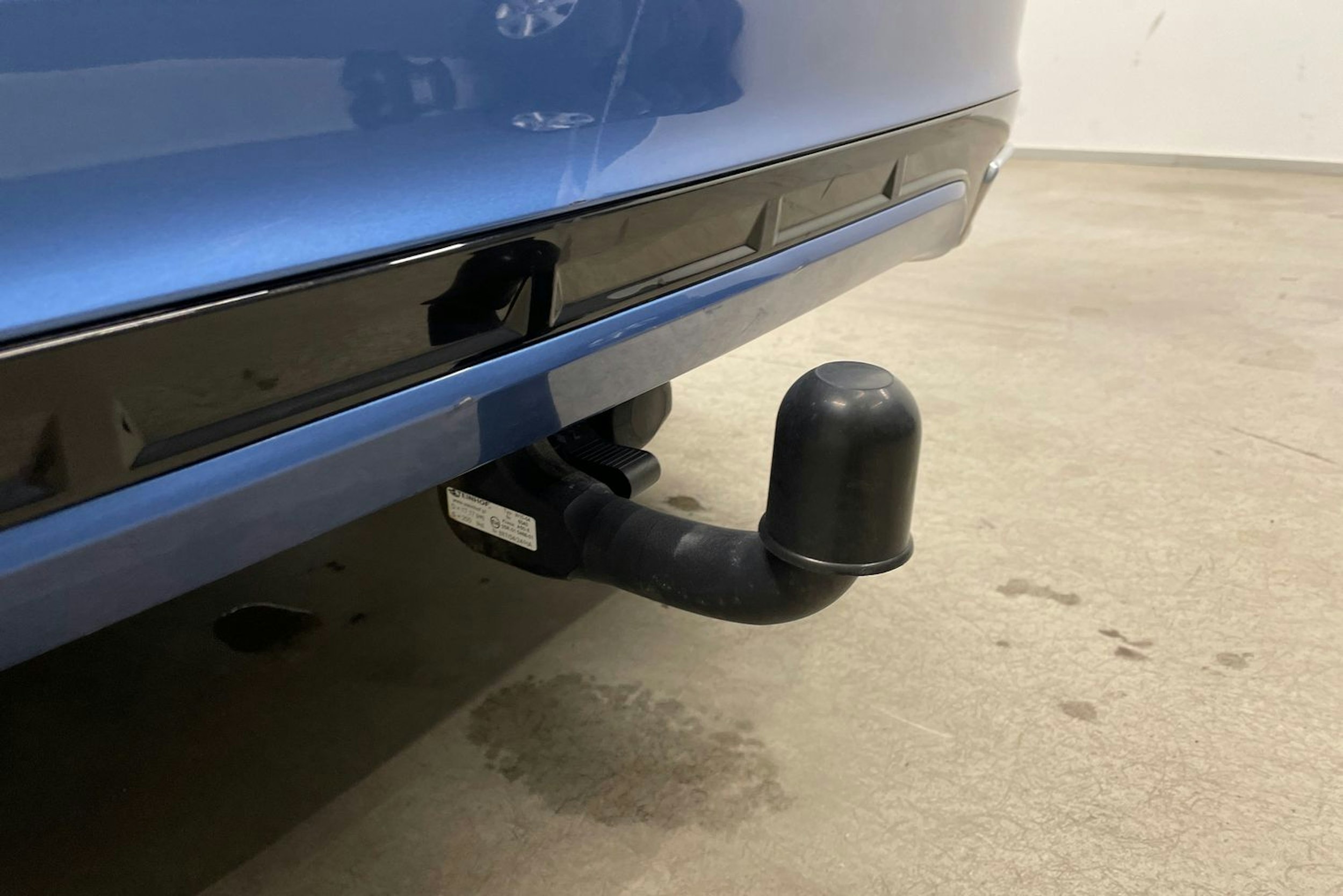 sininen Volvo XC60 2018 kuva 33.