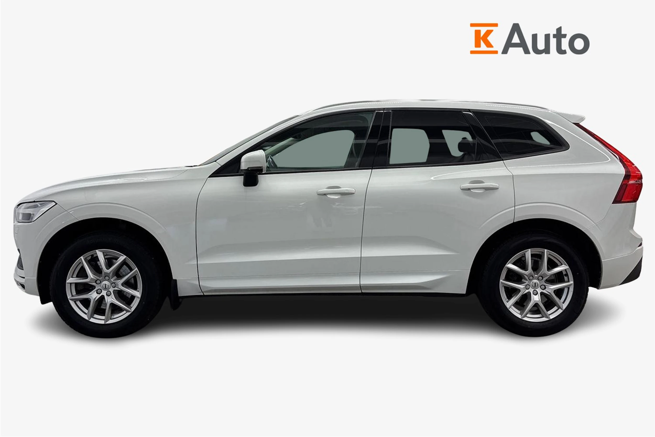 valkoinen Volvo XC60 2018 kuva 5.