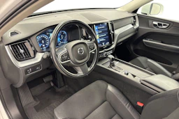 valkoinen Volvo XC60 2018 kuva 6.