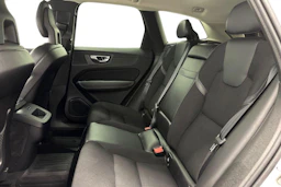 valkoinen Volvo XC60 2018 kuva 8.