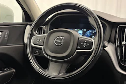 valkoinen Volvo XC60 2018 kuva 13.