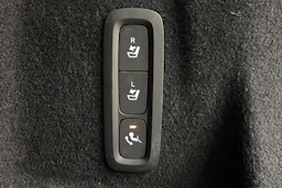 valkoinen Volvo XC60 2018 kuva 23.