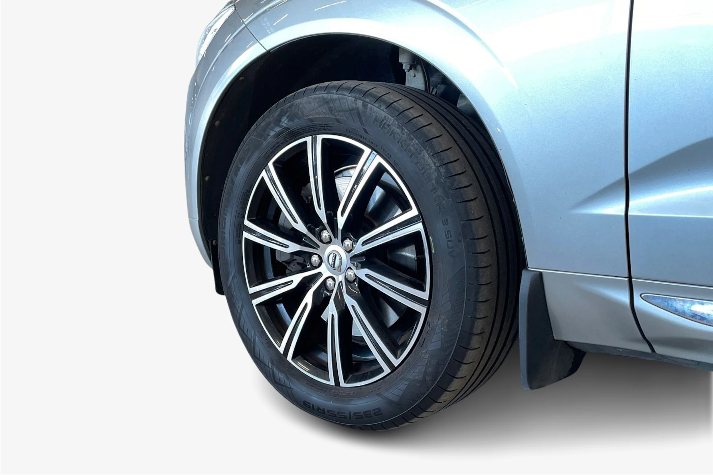 harmaa Volvo XC60 2018 kuva 9.