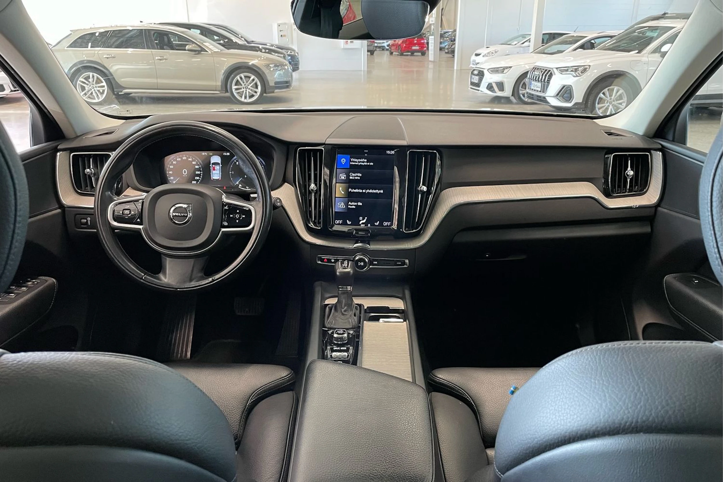harmaa Volvo XC60 2018 kuva 12.