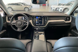 harmaa Volvo XC60 2018 kuva 12.