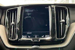 harmaa Volvo XC60 2018 kuva 20.