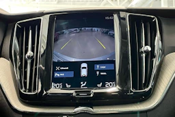 harmaa Volvo XC60 2018 kuva 23.