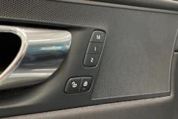 harmaa Volvo XC60 2018 kuva 28.