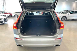 harmaa Volvo XC60 2018 kuva 30.
