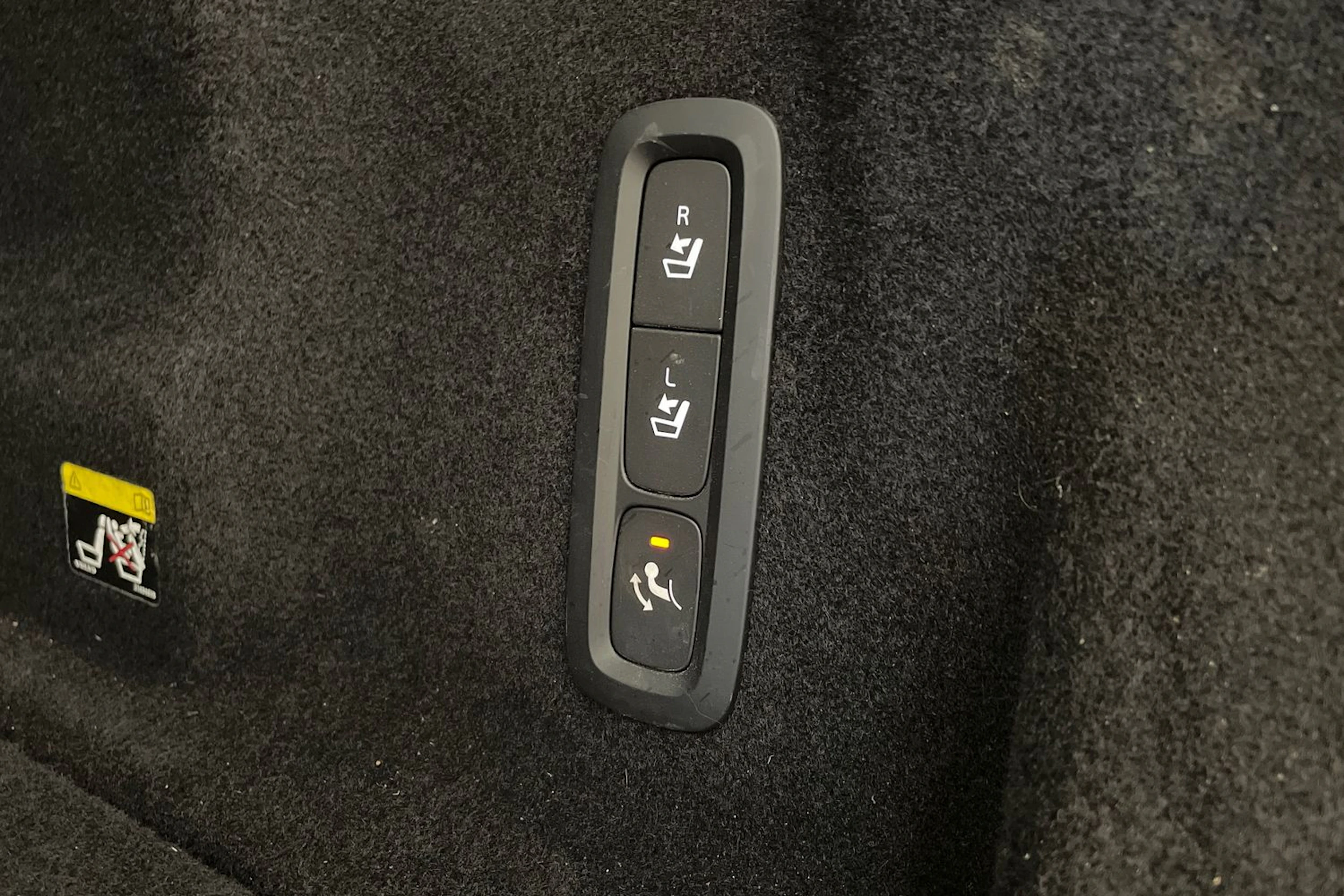 harmaa Volvo XC60 2018 kuva 33.