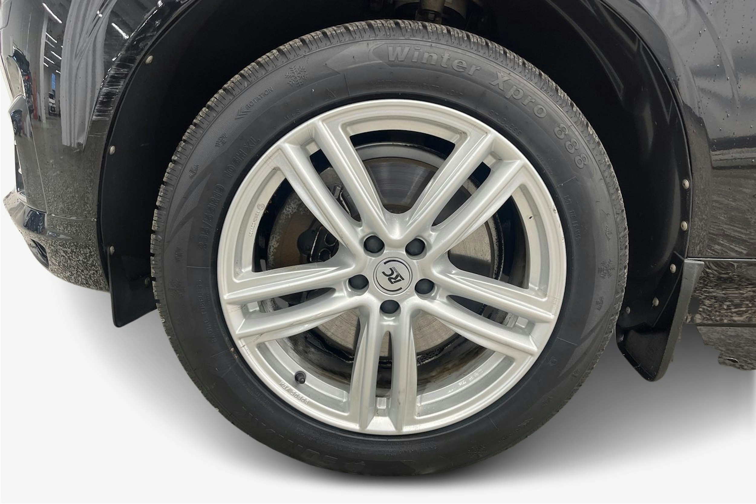 Musta Volvo XC60 2018 kuva 11.