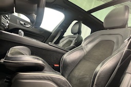 Musta Volvo XC60 2018 kuva 14.