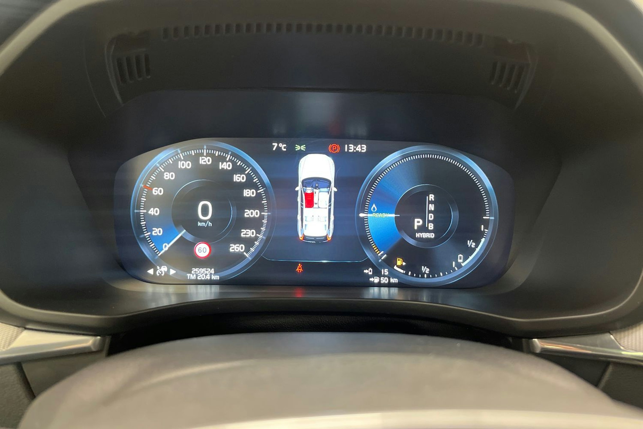 Musta Volvo XC60 2018 kuva 22.