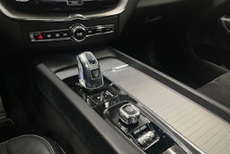 Musta Volvo XC60 2018 kuva 28.