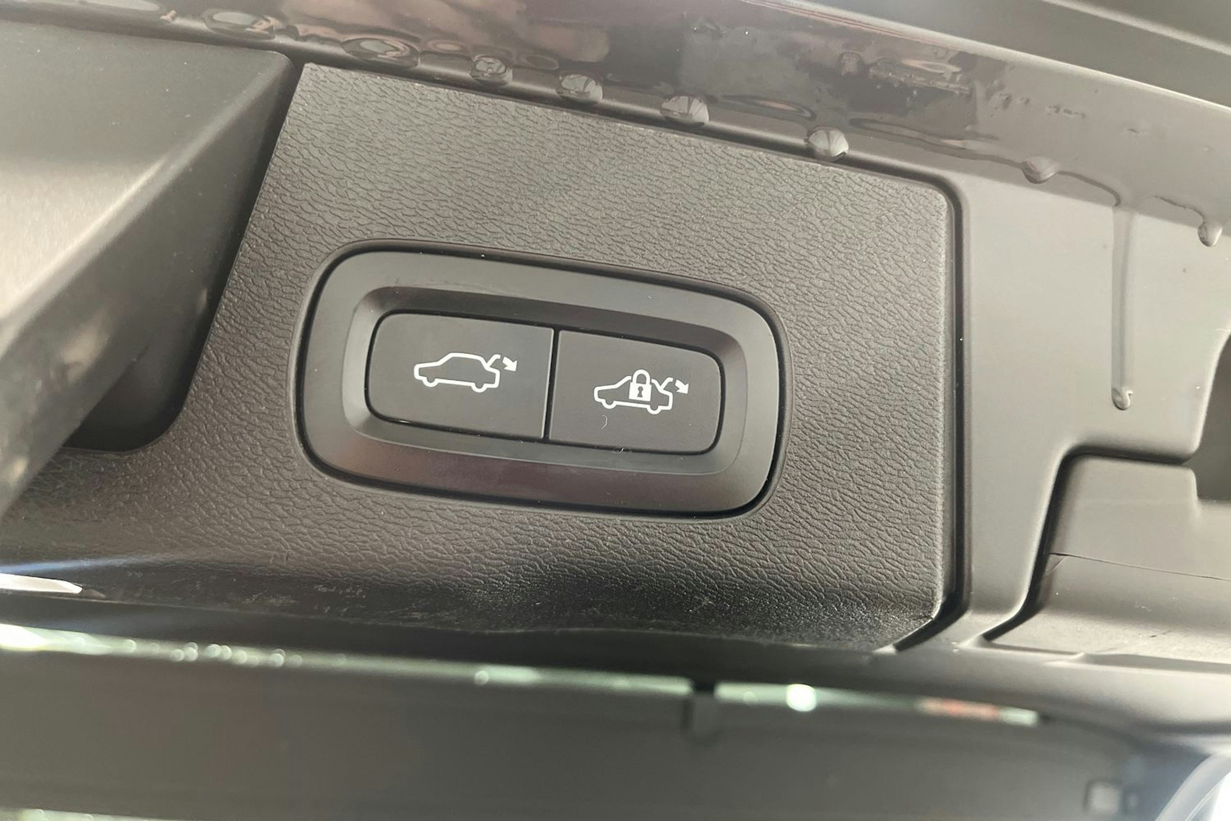 Musta Volvo XC60 2018 kuva 33.