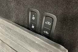 Musta Volvo XC60 2018 kuva 34.