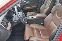 punainen Volvo XC60 2018 kuva 7.