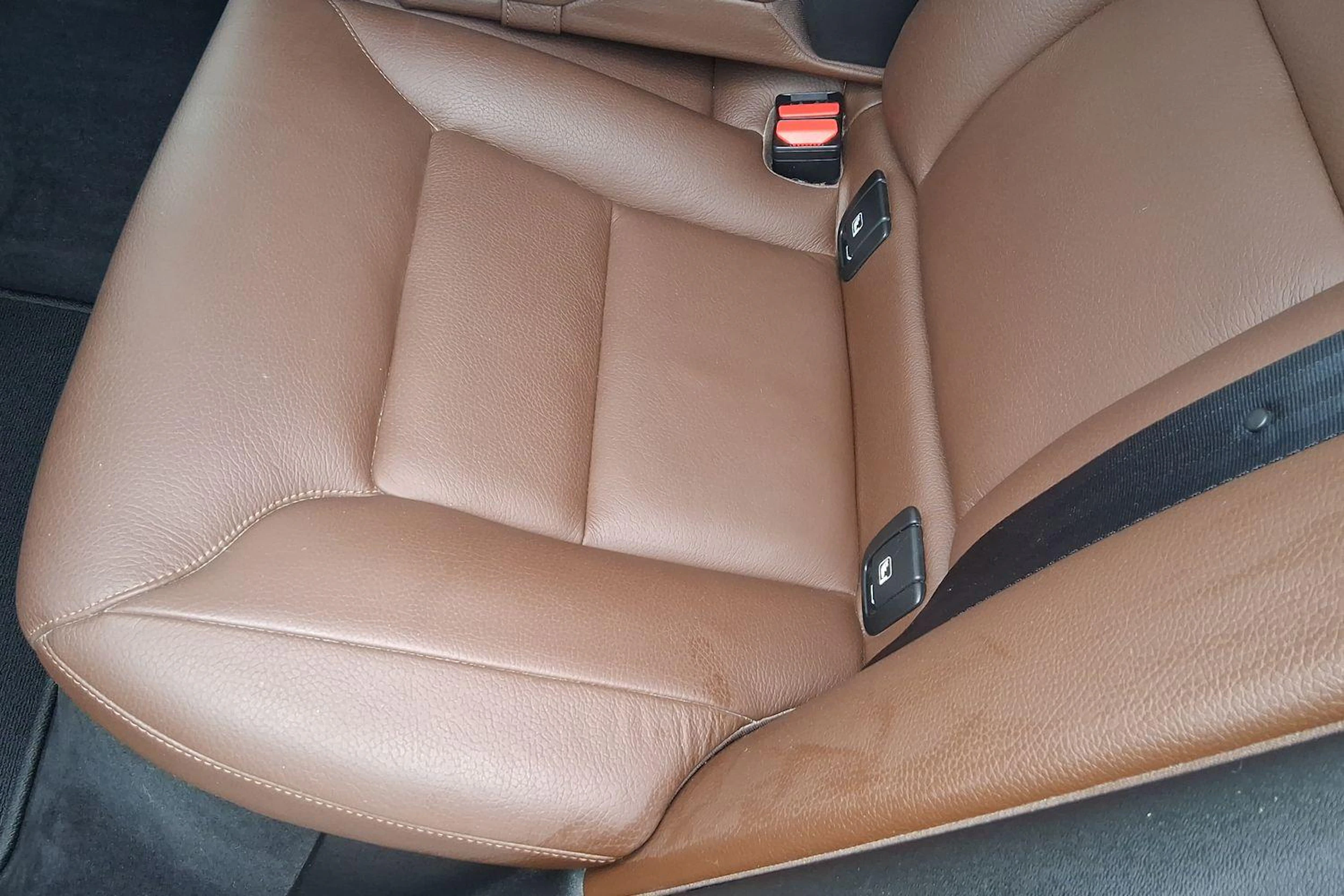 punainen Volvo XC60 2018 kuva 8.